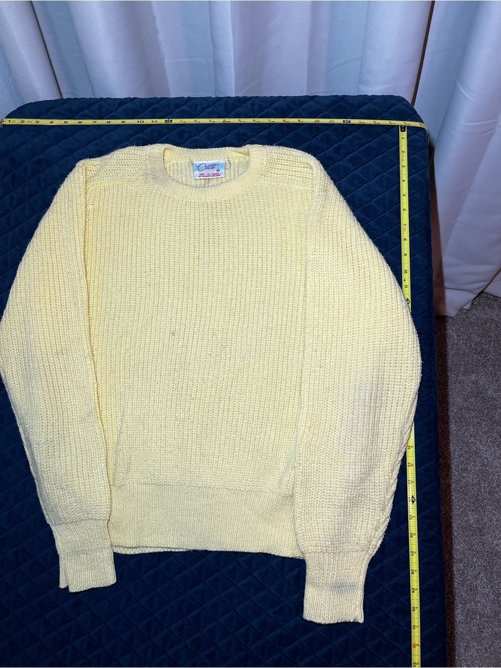 Classic Creamy Yellow Crewneck Sweater - Unbranded